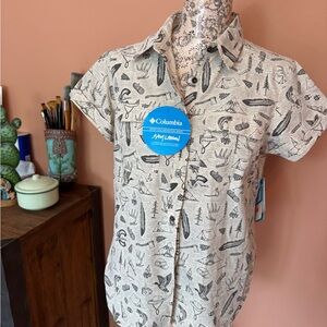 Columbia Beige Graphic Button-Up Shirt